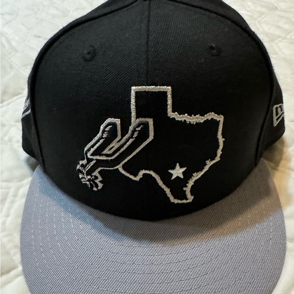 New Era 59Fifty Men Cap NBA San Antonio Spurs Team Colors Black Fitted Hat 7 1/4